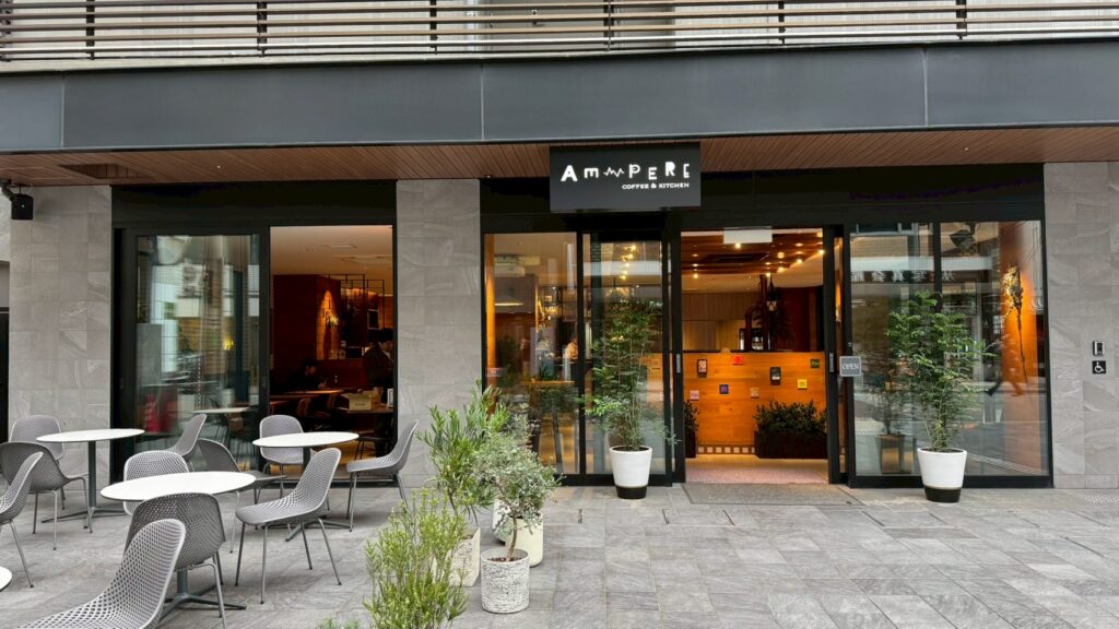Ampere Coffee & Kitchen（アンペア コーヒー＆キッチン）