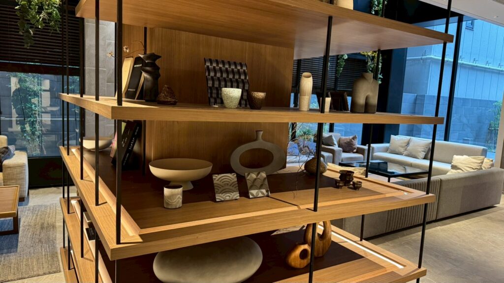 スガタホテルのロビーにある作品